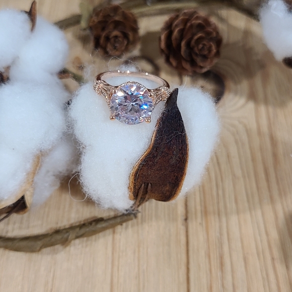 🩷💛NEW🩷💛 STUNNING!! Vintage 2.5kt Round CZ Ring in ROSE GOLD plating - Picture 3 of 14